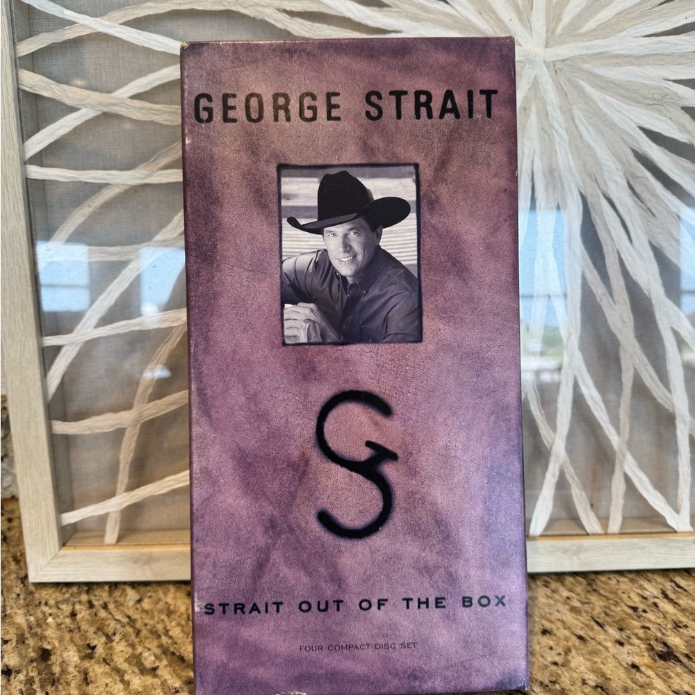 George Strait CD Box Set-4 CD’s Plus Life Book